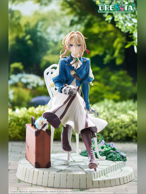 Taito Studio – Violet Evergarden-Violet Evergarden: Seated with Suitcase
